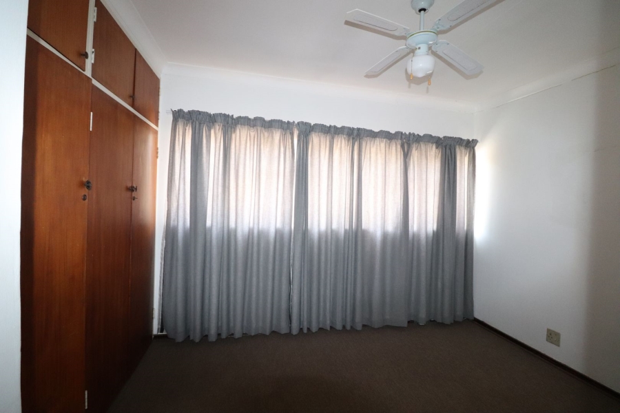 To Let 2 Bedroom Property for Rent in Adamayview North West